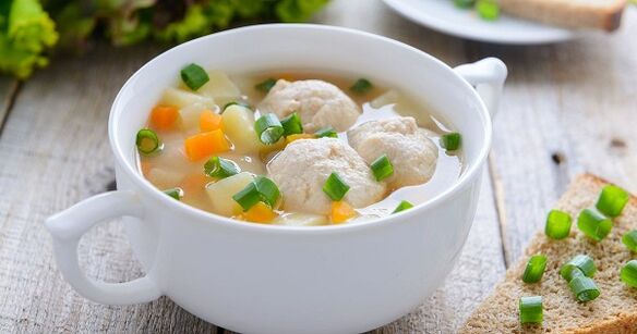 zupa z klopsikami drobiowymi na diecie białkowej